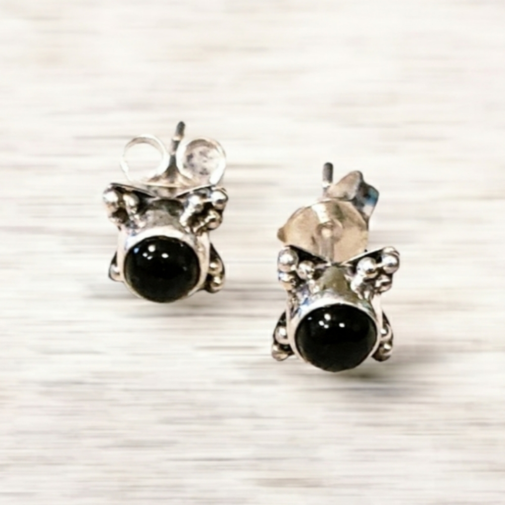 .925 Sterling silver & onyx stud earrings ~New~ - Picture 2 of 6